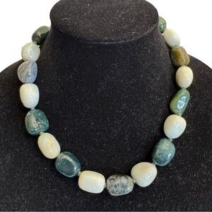Beautiful Chunky Green Agate Stone Necklace Chocker Made by Karma NEW